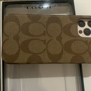 Apple iPhone 12 and iPhone Pro slim wrap case